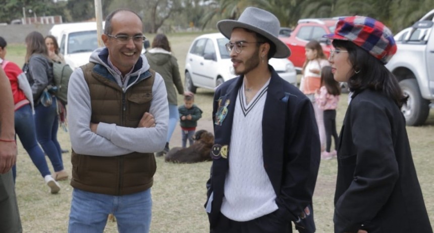 La Secretaría de Desarrollo de la Comunidad reinauguró el Café Literario
