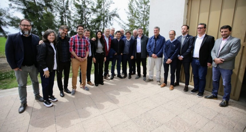 Marcos Pisano acompañó a Axel kicillof en el anuncio de subsidios por 4.800 millones de pesos para más de  200 Cooperativas Eléctricas