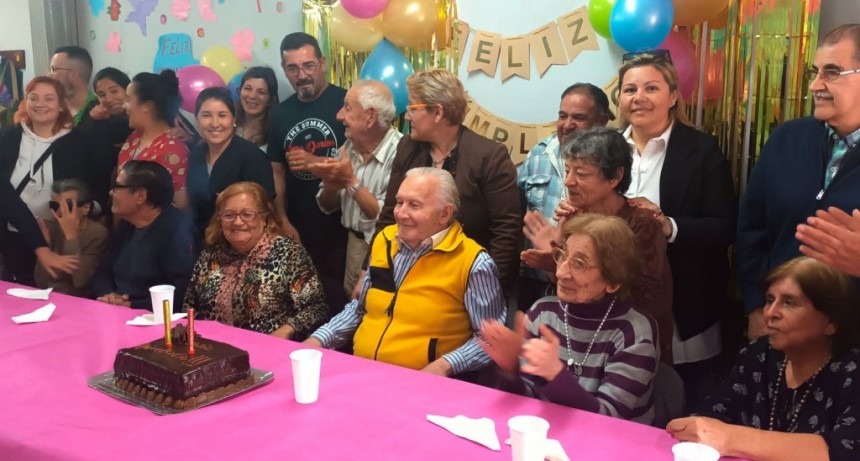 La Dirección de Adultos Mayores celebró el 14° aniversario del Club de Día Reencuentro