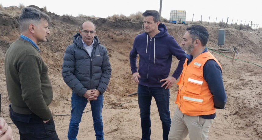 El Intendente Pisano y el Senador Bucca visitaron el gasoducto Henderson-Pirovano, junto a un contingente de vecinos de la localidad