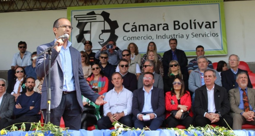 Pisano acompañó la inauguración de la Expo Comercial en la Rural