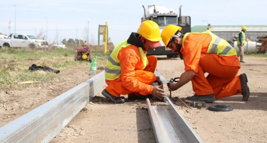 Avanza la obra de las Colectoras de la ruta nacional 226 y con el móvil de FM 10 hablamos con Pisano, Bucca  y Ezcurra