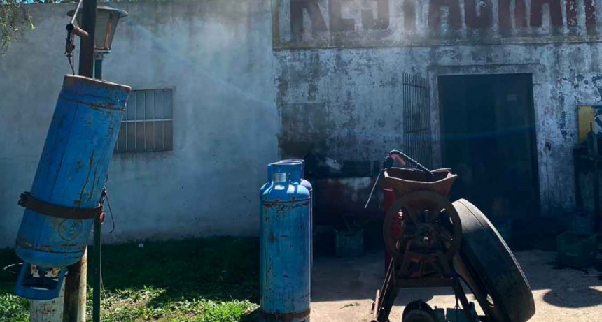 Bomberos Voluntarios acudieron al principio de incendio en una vivienda, donde el propietario trabaja diariamente