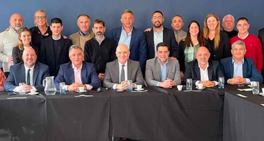 Alejandro Speroni mantuvo un encuentro de trabajo con el equipo de coordinadores