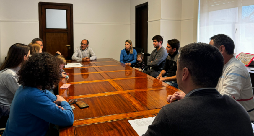 Marcos Pisano y Javier Erreca se reunieron con vecinos de barrio Las Flores