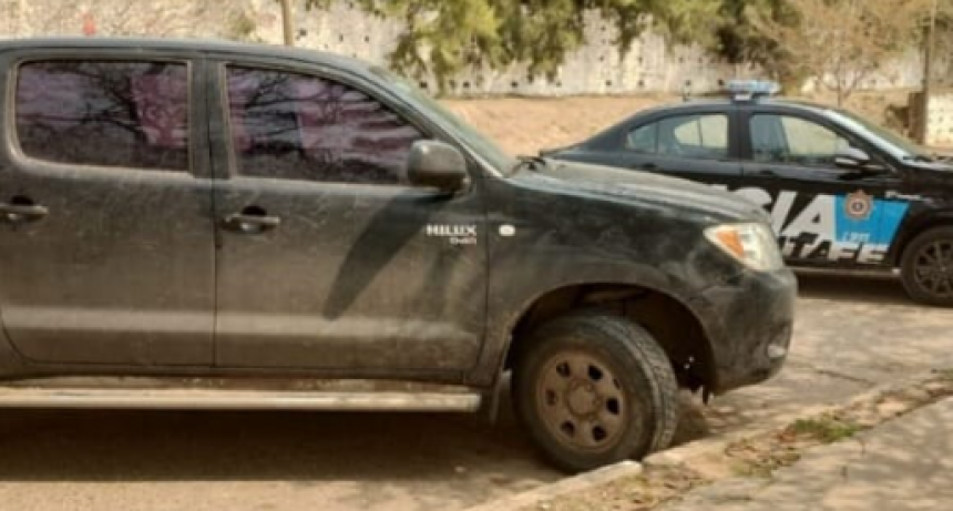 La Policía recuperó la Pick Up Toyota que había sido robada en Del Valle