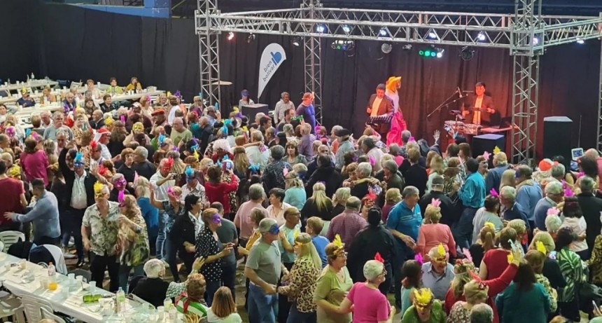 Más de 1300 jubilados de Bolívar y las localidades disfrutaron de una gran fiesta para celebrar su día