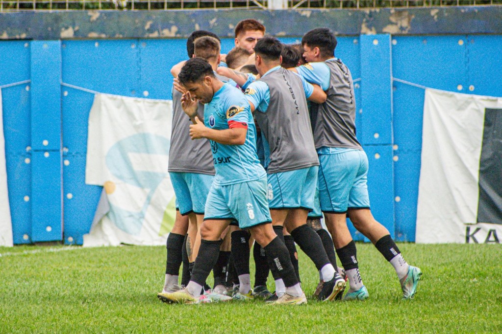 Club Ciudad se trajo una victoria desde Formosa, en un partido emotivo, con trámite muy intenso