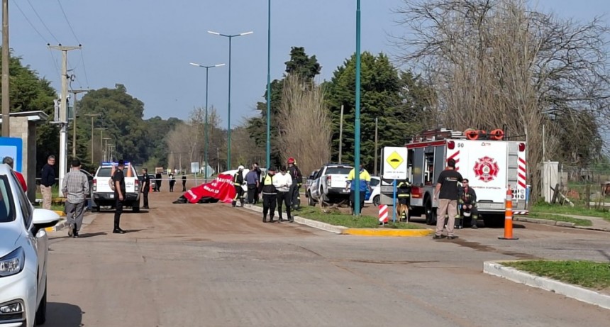 Un  joven motociclista perdió la vida tras un accidente, no se puede circular en la zona