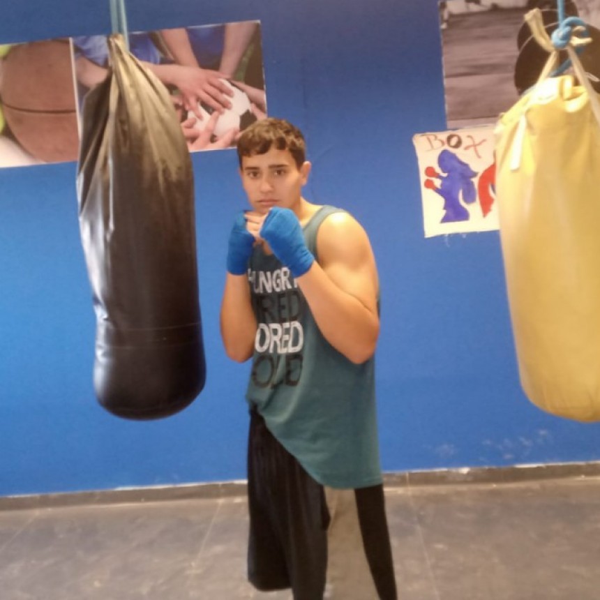 Luca Carrera: “Seguramente el mes próximo tenga mi debut arriba del ring”