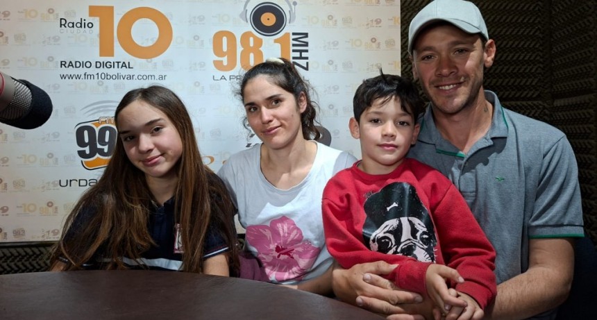 Alison Gruich visitó los estudios de FM 10 Radio, tras cumplirse 3 años de haber sido atacada por varios perros