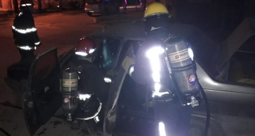 Dos incendios de vehículos en menos de 24 horas, uno sería accidental