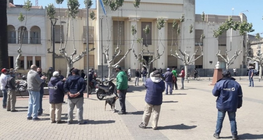 Horacio Rossi: “Pretendemos cobrar el 30% de recomposición salarial de acá hasta fin de año”