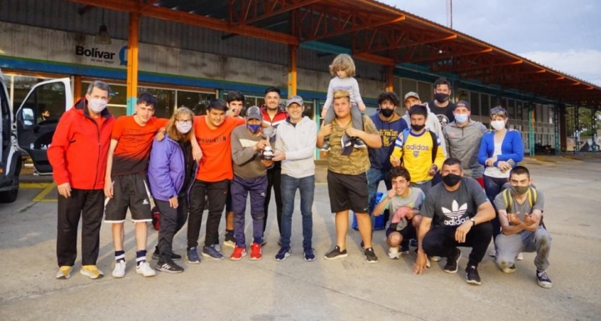 Paradeportes: El equipo de fútbol de Bolívar fue campeón en La Plata