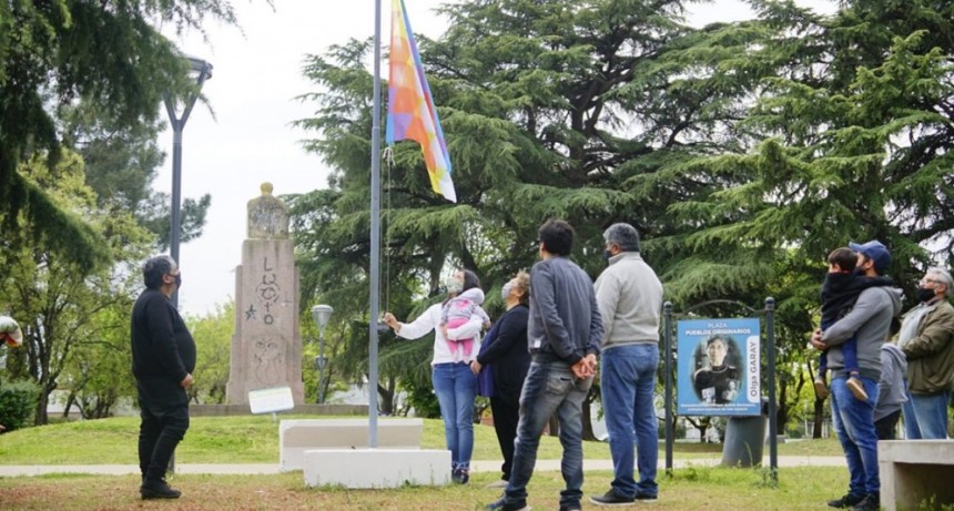 Se realiz&oacute; el acto y el recambio de la Bandera Wipala en el marco del D&iacute;a de la Diversidad Cultural