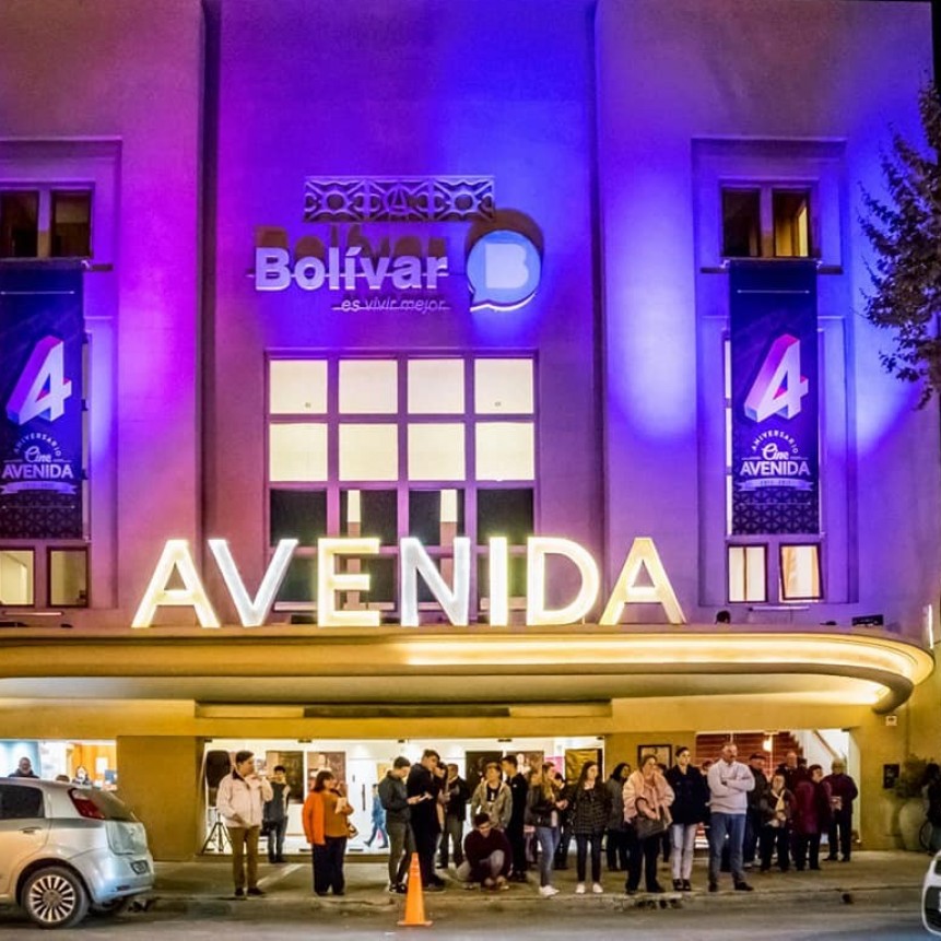 Se cumplieron 8 años de la recuperación del Cine Avenida y se celebra hoy 