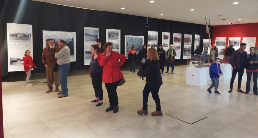 Se realizaron actividades para conmemorar el 150° Aniversario de la Batalla de San Carlos