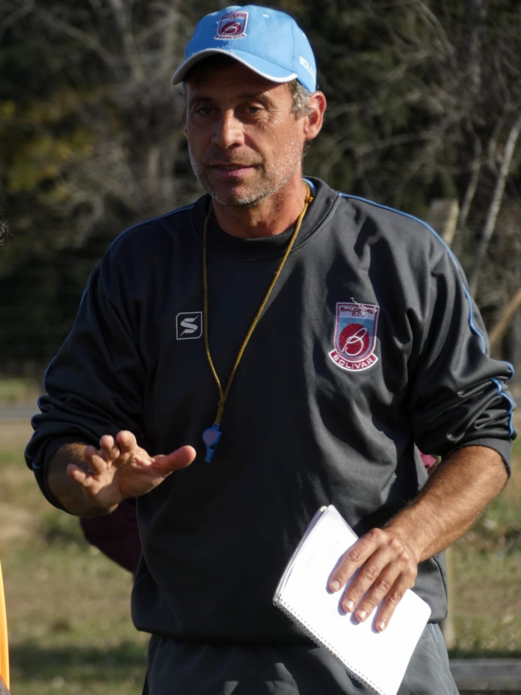 Alejandro Cainzos: “Estamos con la escuelita de fútbol femenino, que arrancamos en marzo y está con una buena cantidad de chiquitas”