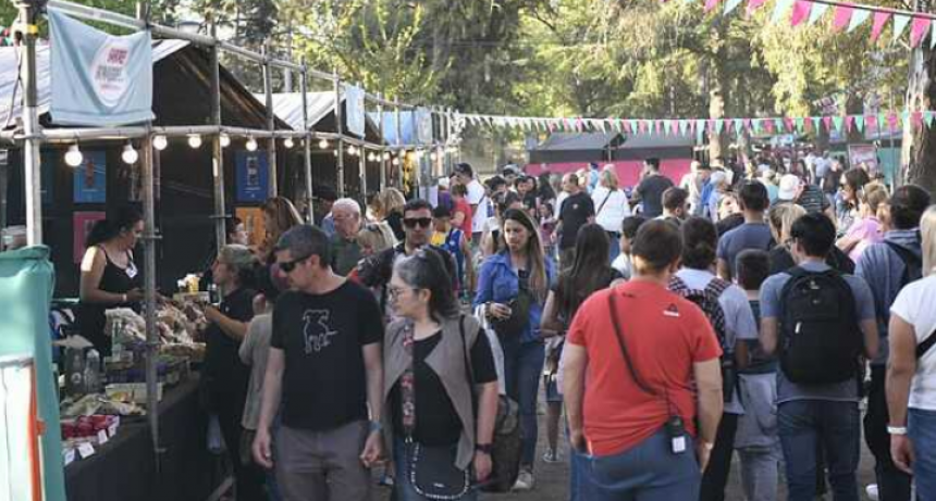 Luján: Miles de visitantes pudieron disfrutar este sábado de la cuarta edición de Sabores Bonaerenses, la feria de alimentos más representativa de la Provincia de Buenos Aires