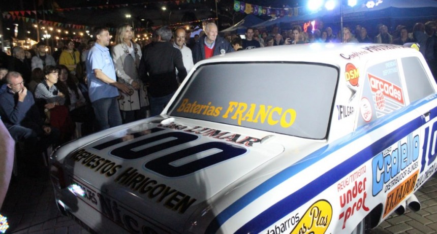 Se presentó la Maqueta en tamaño real del auto que consagró campeón de Turismo Carretera a Jorge Martínez Boero en el año 1982 en Tandil