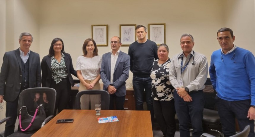 Pisano, Bucca y autoridades de salud recorrieron el Hospital Universitario  Austral