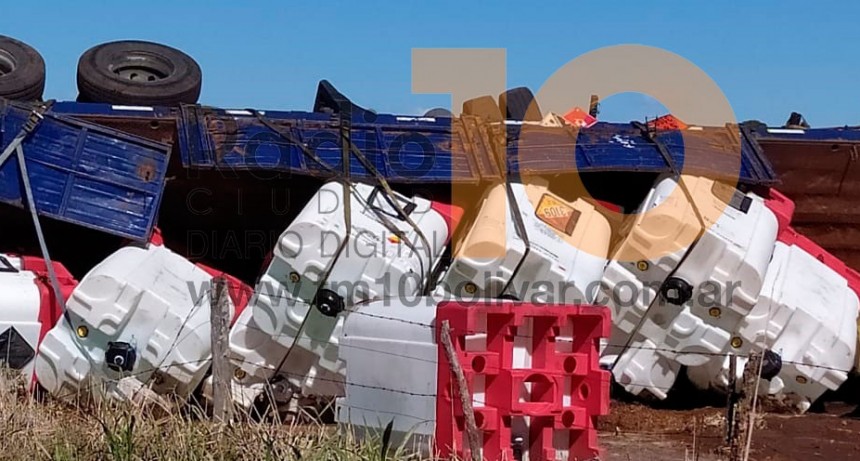 Volcó un camión cargado de Peróxido Orgánico, ya habilitaron la ruta 65