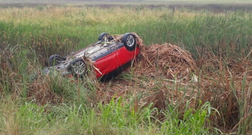 Información del vuelco en Ruta 65, en Radio Urdampilleta