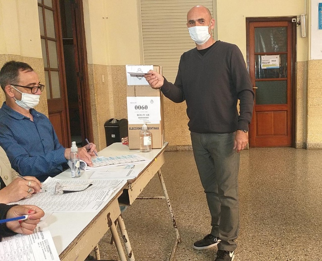 Votó Germán Reguero en el Instituto Superior de Formación Docente nº27