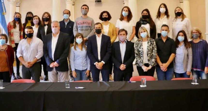 Bali Bucca, Pisano y Perczyk firmaron el convenio para construir el nuevo edificio del Instituto Superior N°27