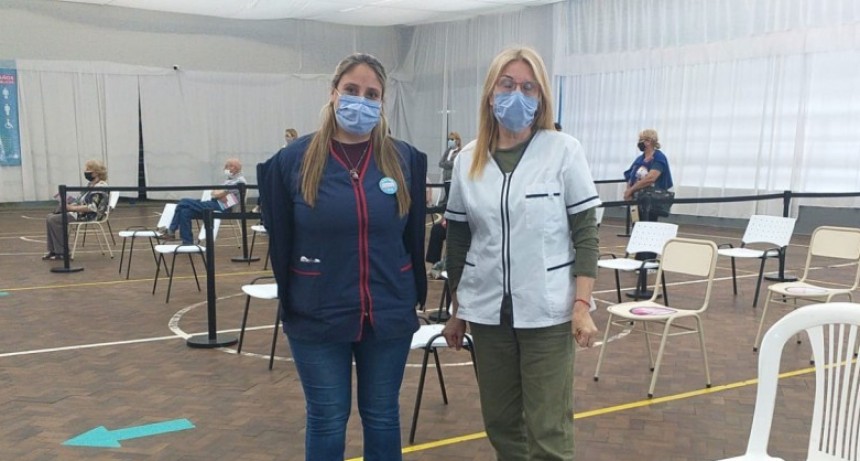 Mónica Piñel; ‘Se extendió la vacunación hasta el mes de abril del 2022 por lo cual nos da una señal de que todos podrían tener su tercera dosis’