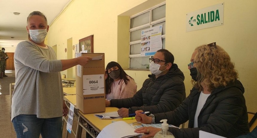 Votó Verónica Ruíz