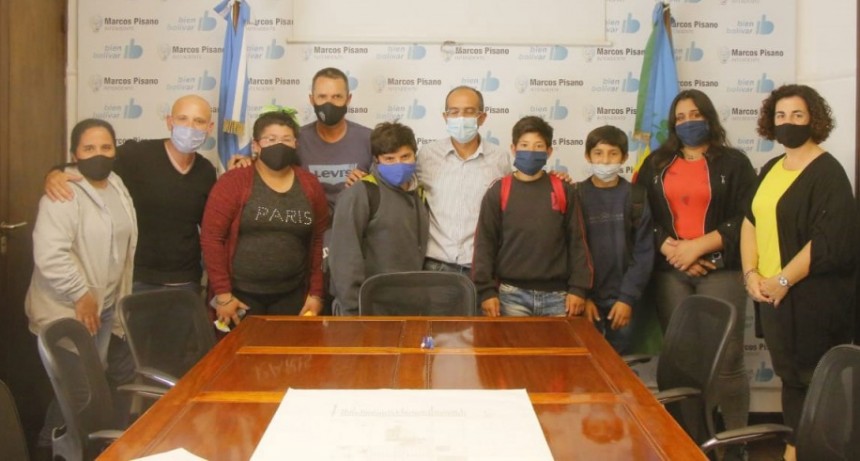 Pisano trabaja junto a alumnos/as y docentes de la E.E.S N°2 en el proyecto ‘Mi barrio, un lugar para todos’