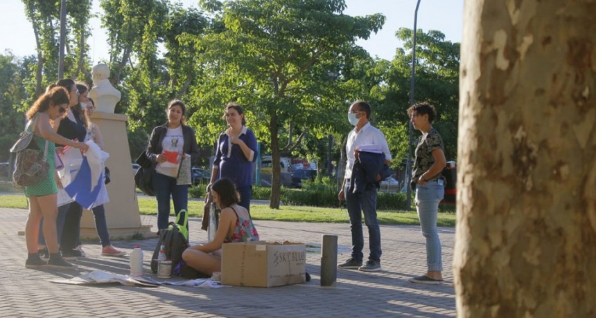 25N: La Dirección de Derechos Humanos desarrolló un taller en el Centro Cívico