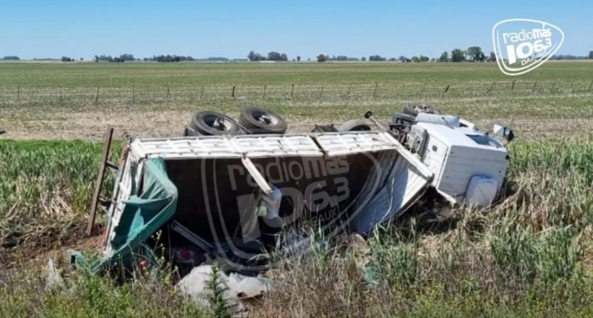 Un transporte de Bolívar sufrió un vuelco en Daireaux