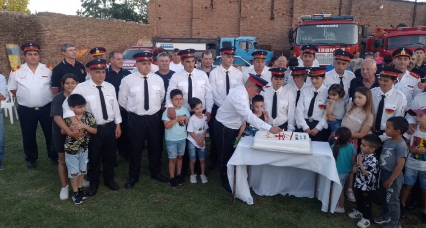 Bomberos Voluntarios de Pirovano celebraron 10 años de su creación, en una tarde muy emotiva