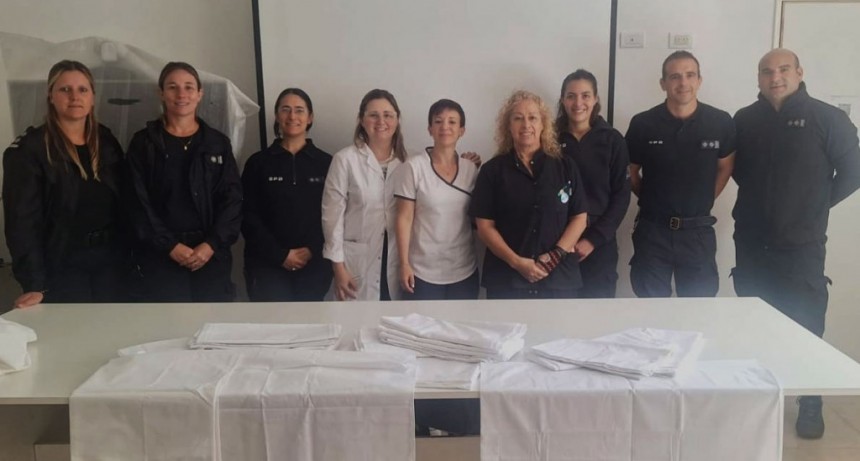 En la cárcel de mujeres de Azul elaboraron sábanas de cuna para el Hospital Materno infantil local