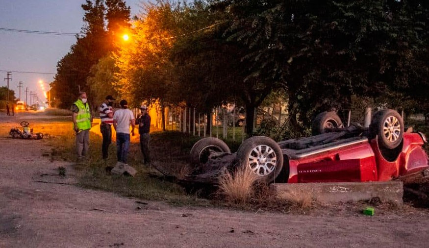 Un piloto de la APPKO probaba un karting y murió al chocar contra una camioneta que después volcó