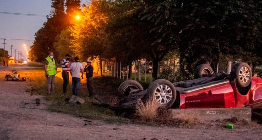 Un piloto de la APPKO probaba un karting y murió al chocar contra una camioneta que después volcó