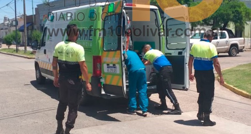 Un ciclista sufrió una fuerte caída y fue asistido por el servicio de urgencias del “Capredoni”