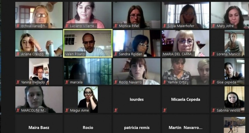 Encuentro de autoridades con egresadas de la Tecnicatura Superior en Enfermería