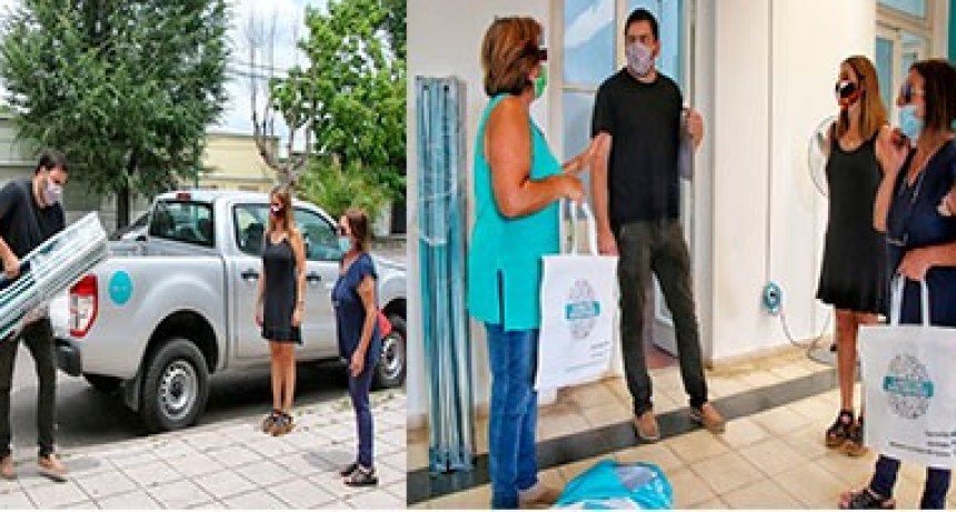 A través del Ministerio de Asuntos Agrarios, Lorena Carona entregó gazebos a los feriantes