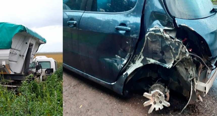 Esta madrugada, impactaron un auto y un camión en ruta 65, entre Los 4 Vientos y la bajada a Villa Sanz