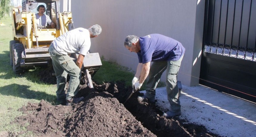El municipio trabaja en la obra de ampliación de red de gas en Barrio Los Zorzales