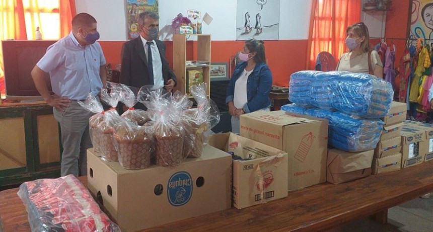 Como acción solidaria conjunta el Banco Credicoop y la Cooperativa Obrera realizaron donaciones a comedores y merenderos