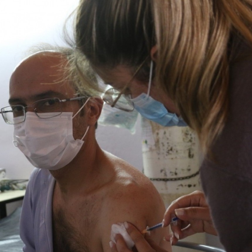 Pisano se aplicó la Quinta Dosis de Refuerzo de la Vacuna contra el COVID