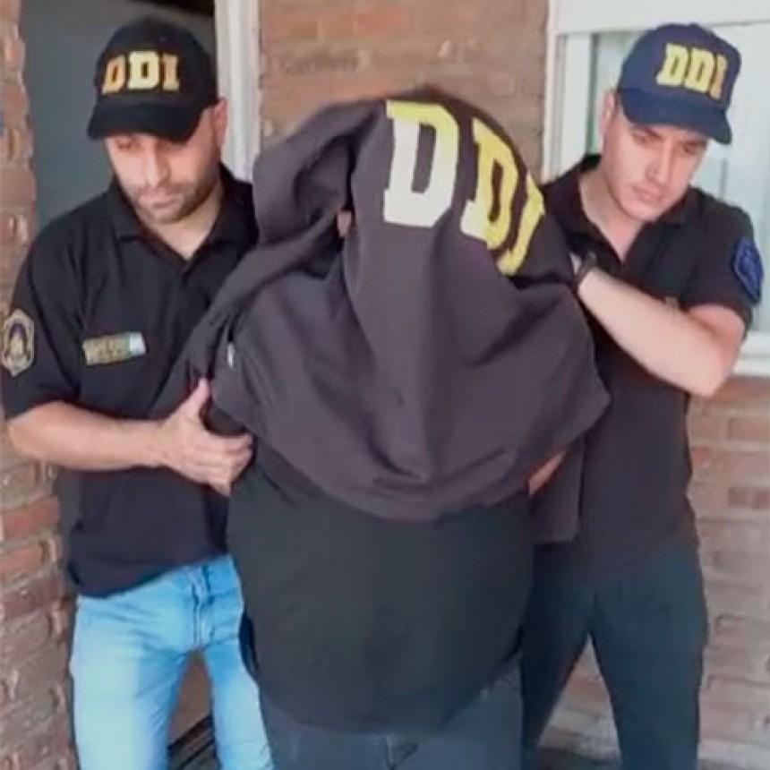 Estafaba abuelos en Bolívar: Se dio a la fuga y fue capturado en Saladillo luego de implementarse un operativo cerrojo. Tras esta situación, la fiscal Sebastián solicito su detención