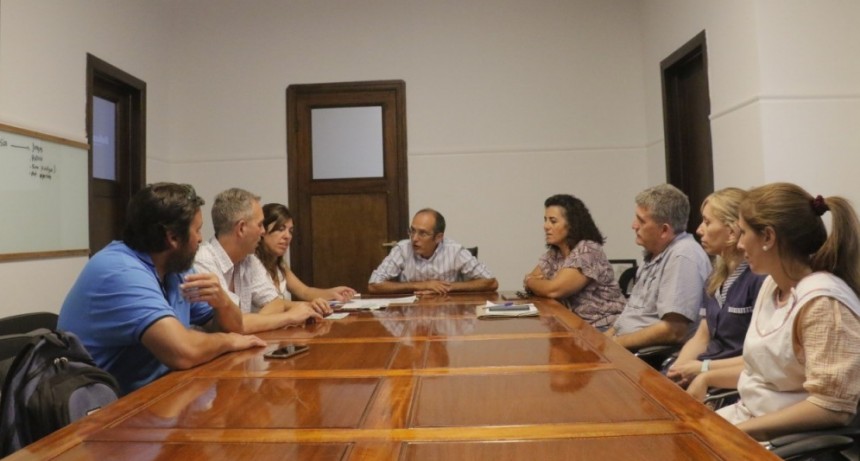 Pisano entregó aportes económicos a instituciones educativas