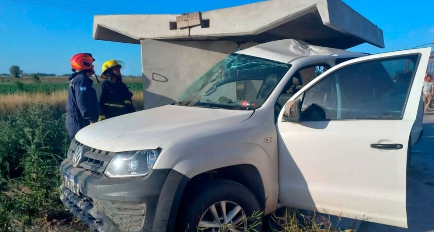 Un conductor embistió la garita a bordo de la ruta en el acceso a la localidad de Dudignac