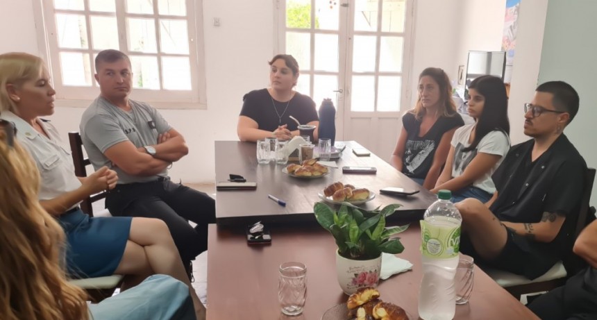 La Dirección de Políticas de Género se reunió con el equipo de la Unidad 17