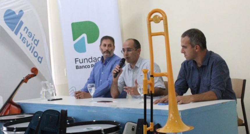 Se entregaron instrumentos musicales para la Orquesta Escuela de Bolívar